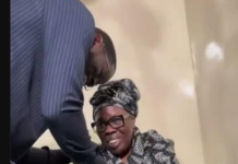 Visite du président Diomaye : les prières émouvantes de la mère d’Ousmane Sonko